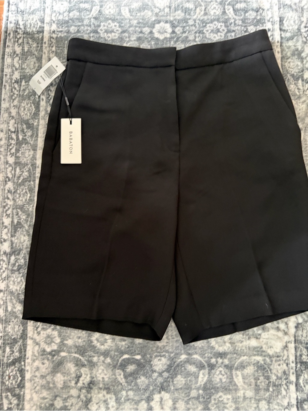 Aritzia Babaton Women's Black Longer Length Tailored Shorts